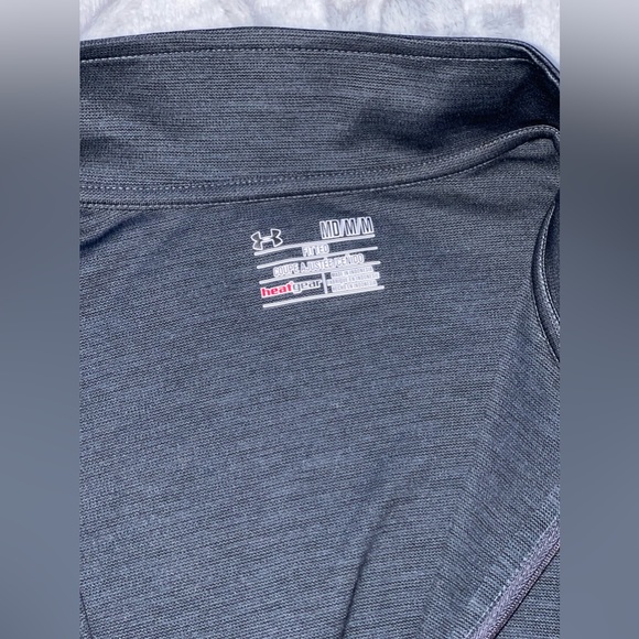 Under Armour Pullover Workout Top - Picture 6 of 6
